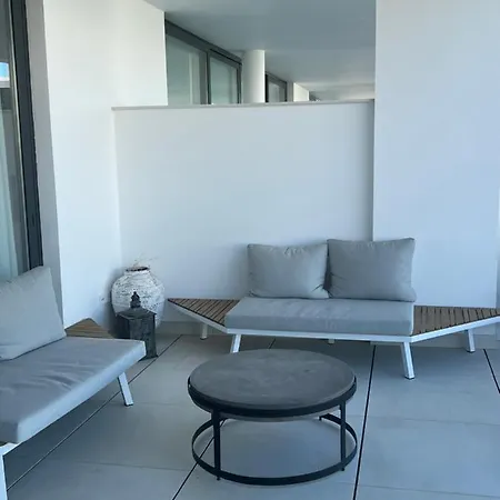 New In Higueron West