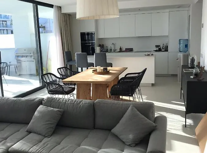 New In Higueron West *