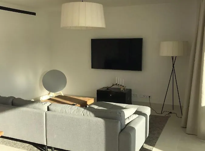 Appartement New In Higueron West